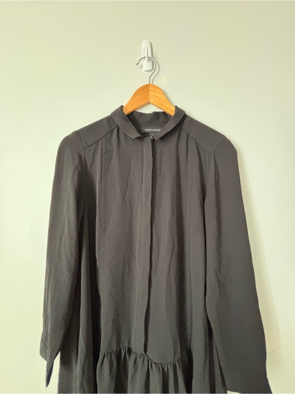 Banana Republic - Classic Black Long-Sleeve Tiered Shirt Dress - Picture 2 of 10